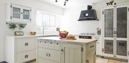 מכל זווית שתביט